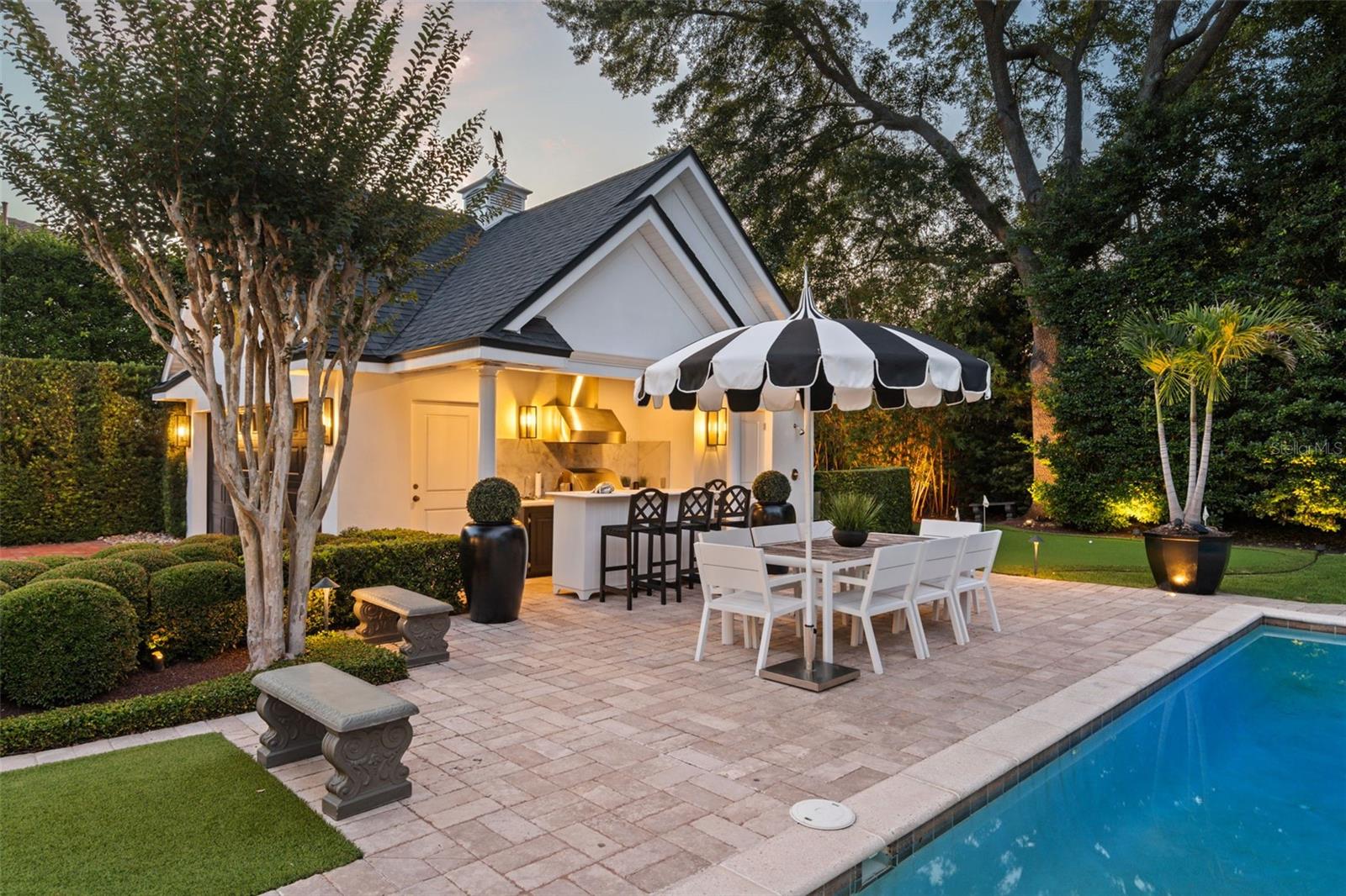 1155 WOODMERE DR