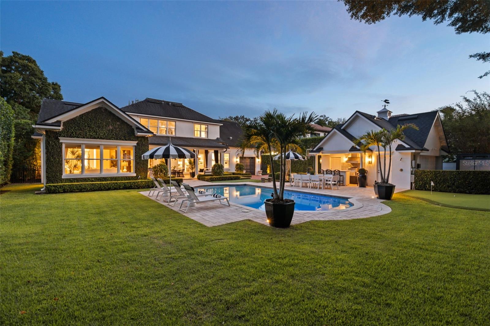 1155 WOODMERE DR