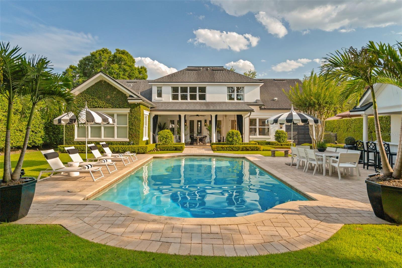 1155 WOODMERE DR