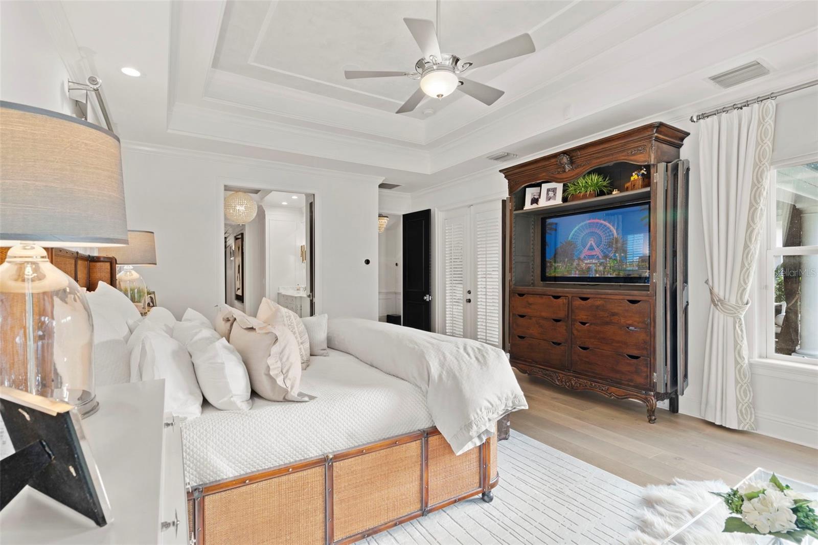 1155 WOODMERE DR