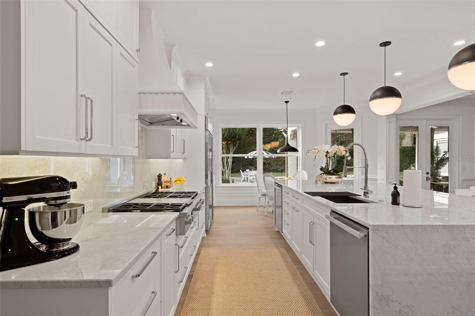 1155 WOODMERE DR
