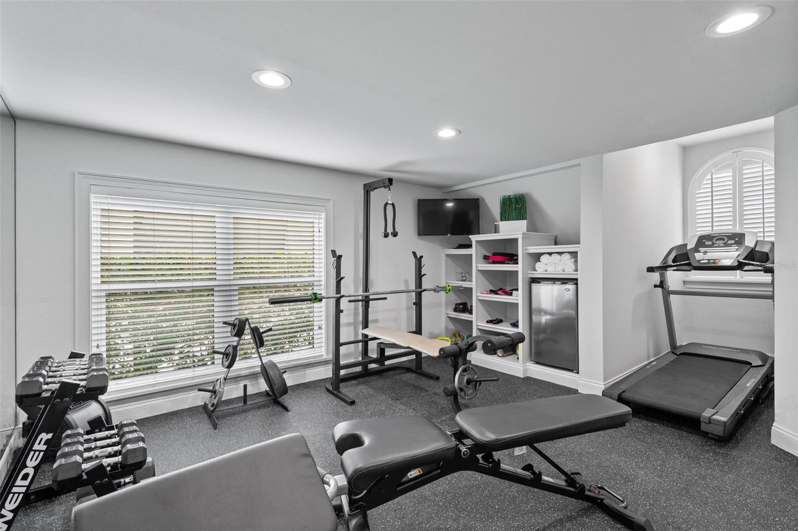 1155 WOODMERE DR
