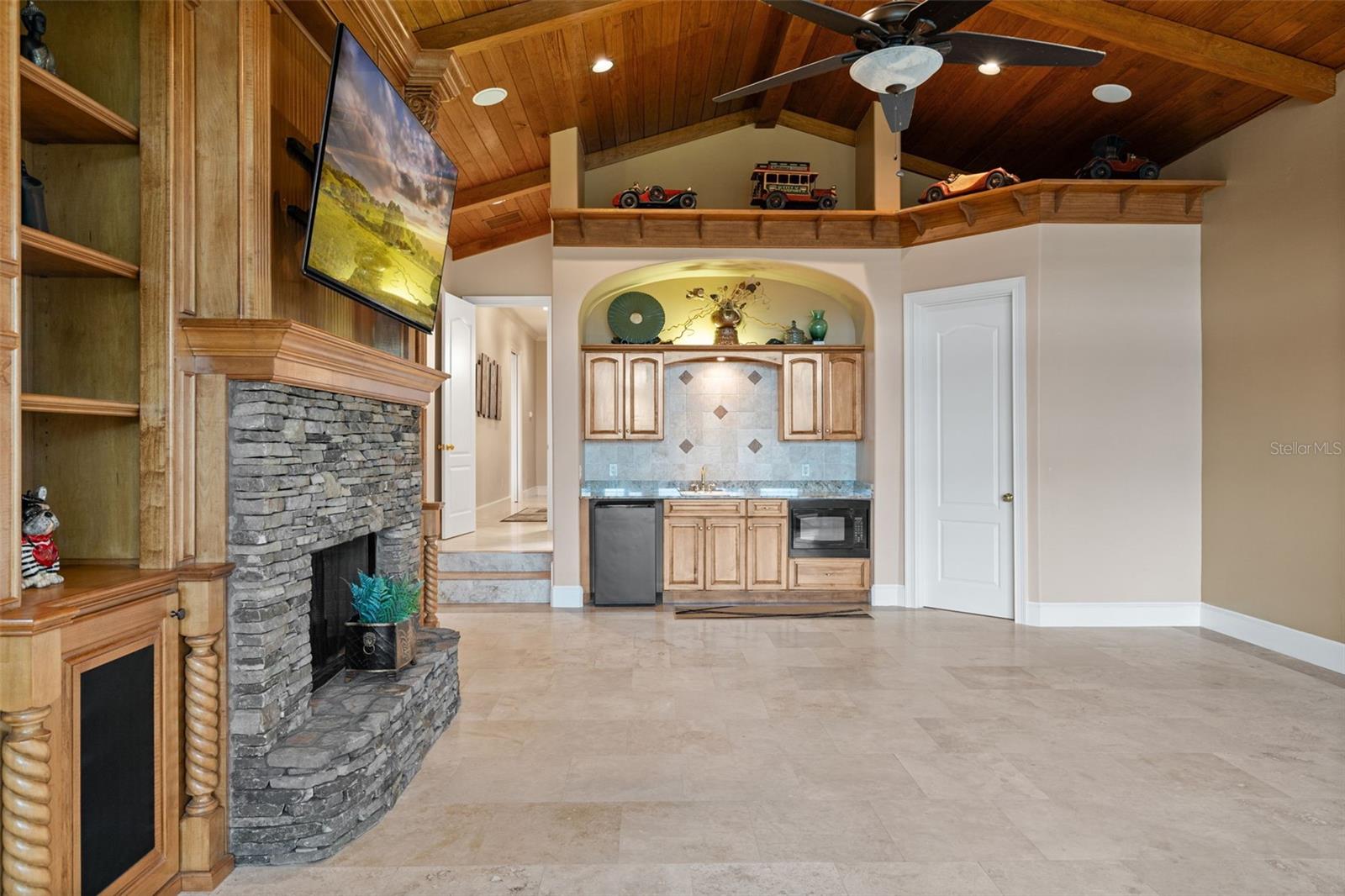 631 OLD MOUNT DORA RD