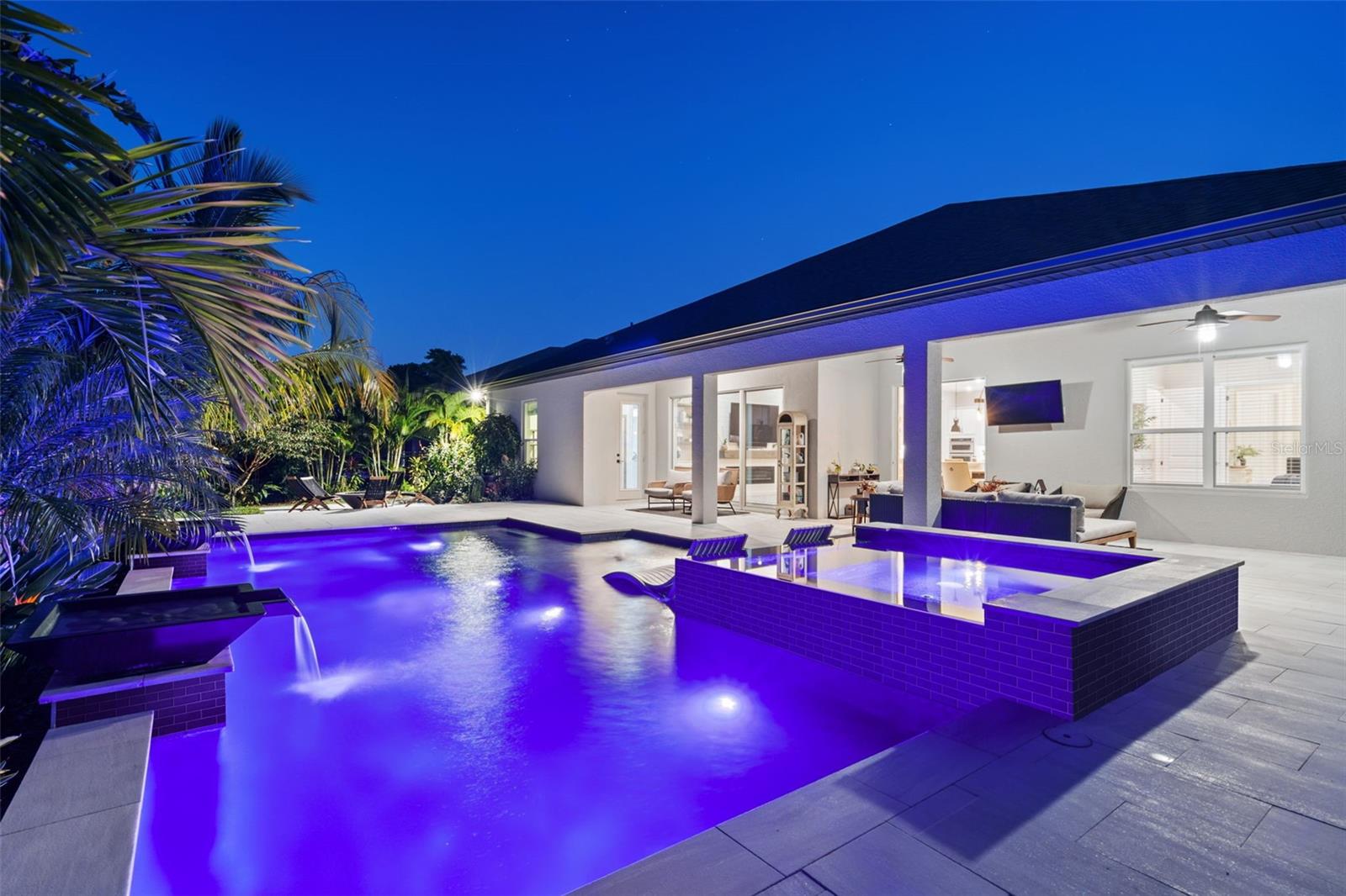 1245 WADING WATERS CIR