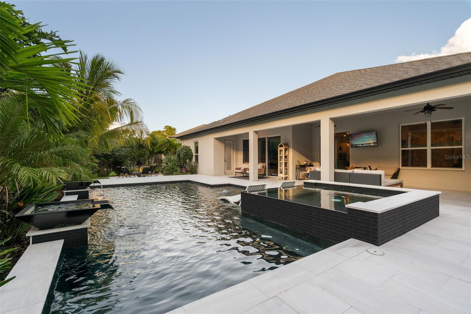 1245 WADING WATERS CIR