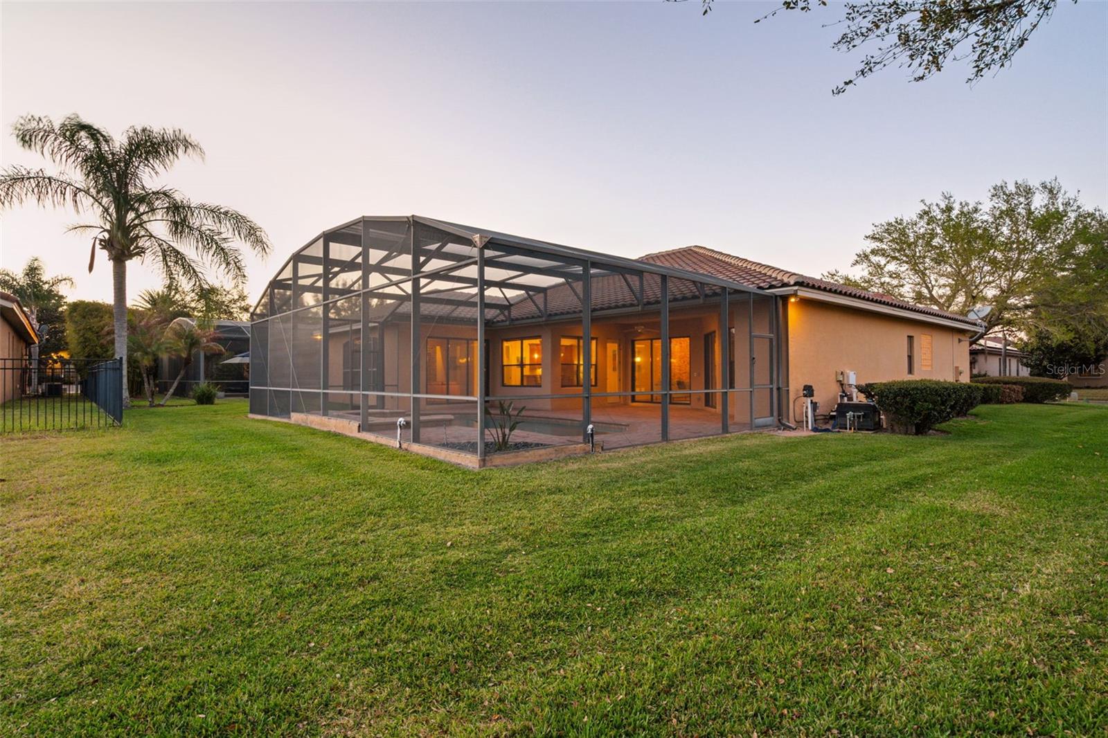 7451 POINTE VENEZIA DR