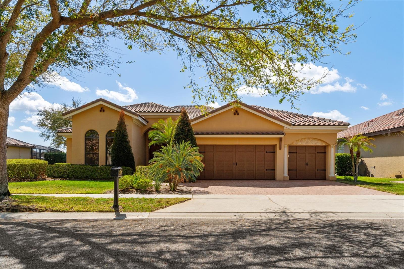 7451 POINTE VENEZIA DR