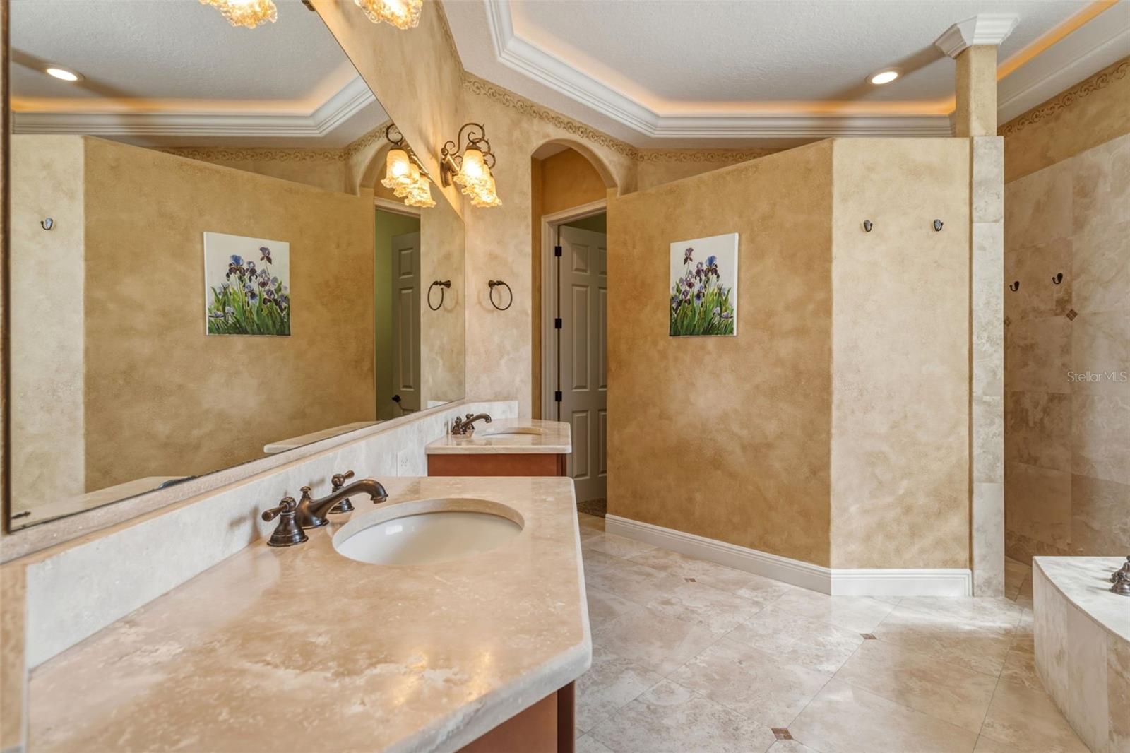 7451 POINTE VENEZIA DR