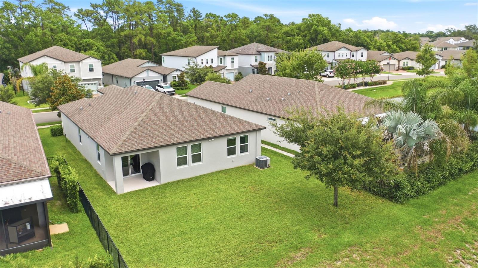 2087 LAURELWOOD WAY