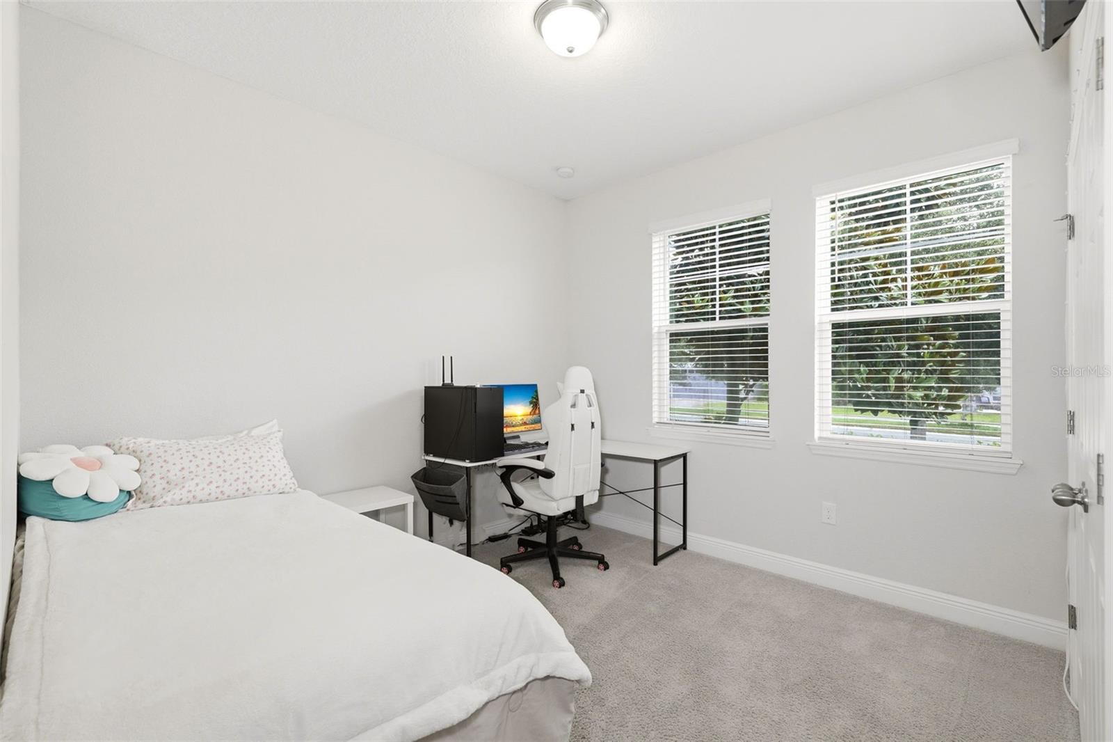 2087 LAURELWOOD WAY