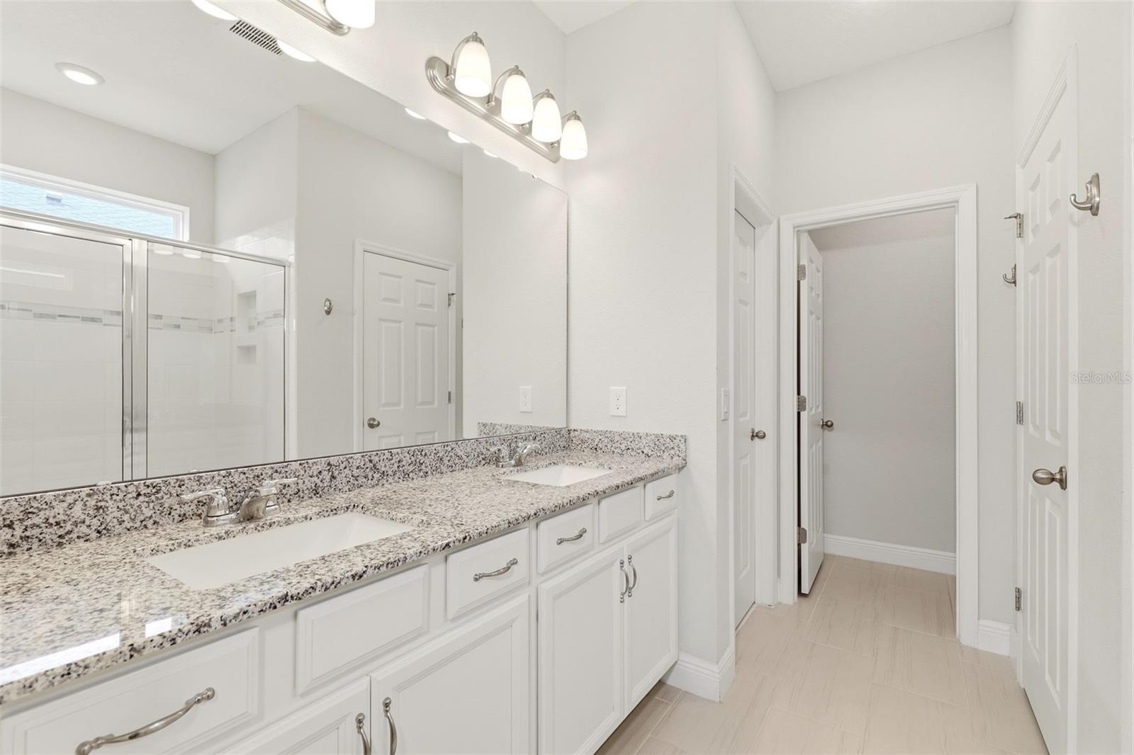 2087 LAURELWOOD WAY