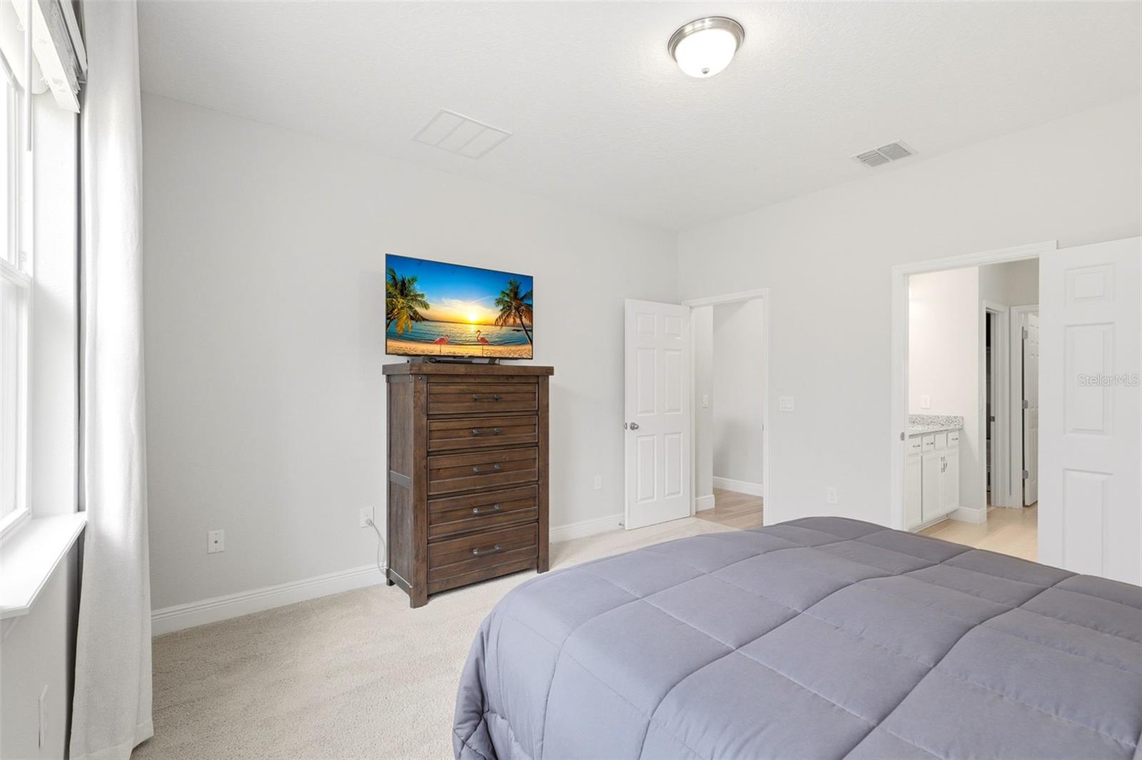 2087 LAURELWOOD WAY