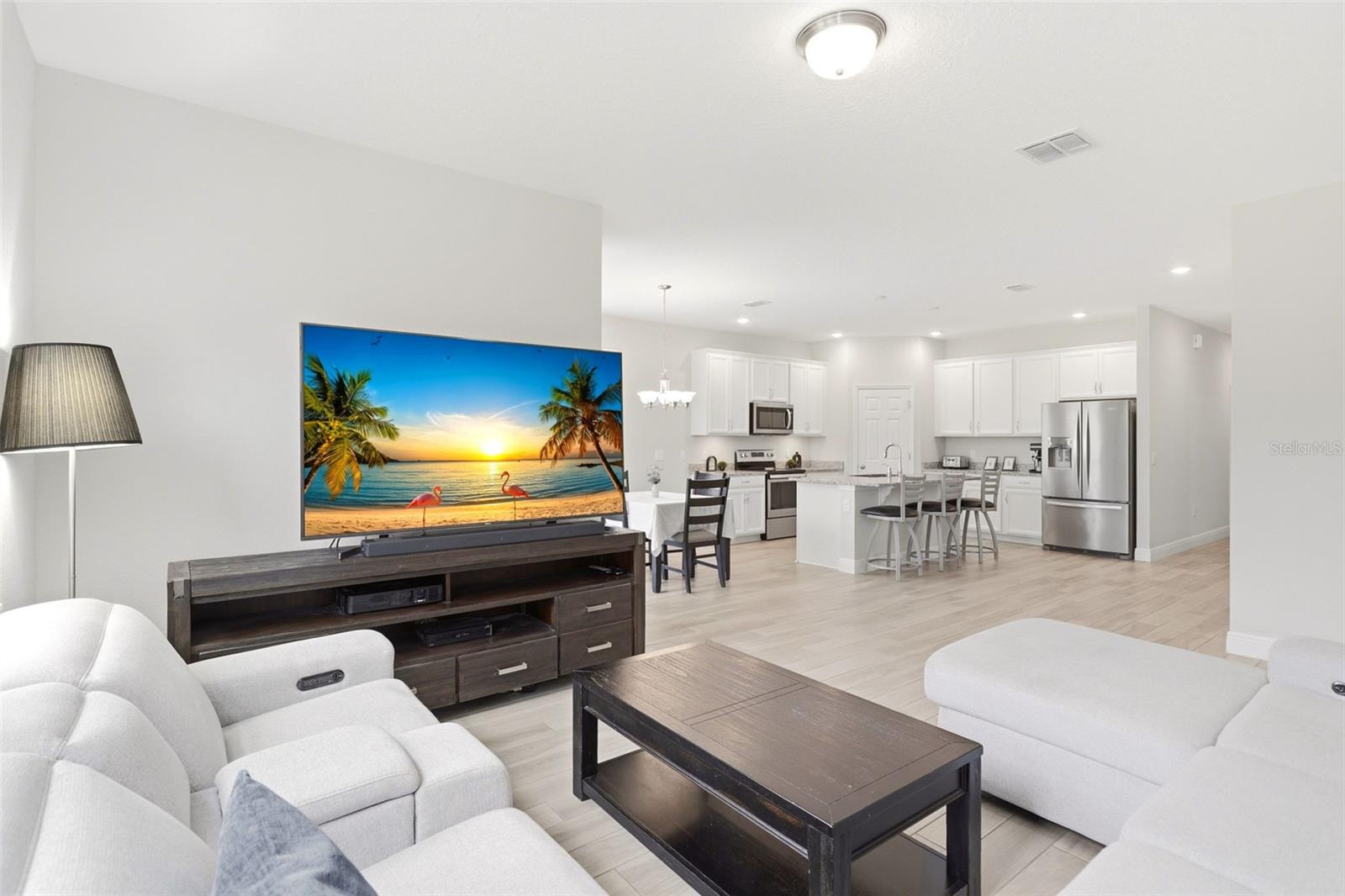 2087 LAURELWOOD WAY