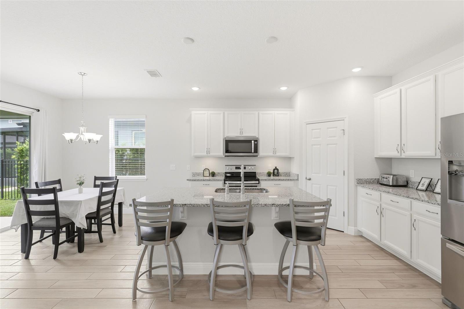 2087 LAURELWOOD WAY