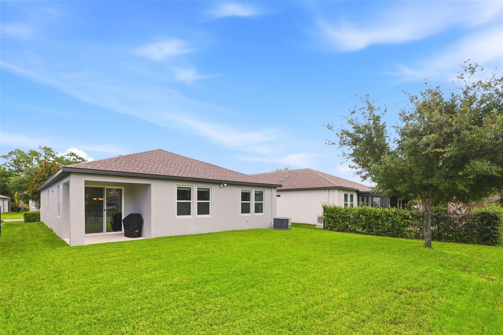 2087 LAURELWOOD WAY