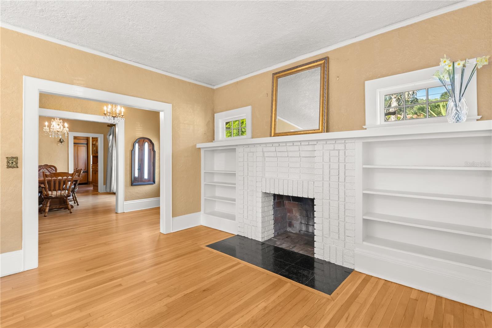 737 SPRINGDALE RD