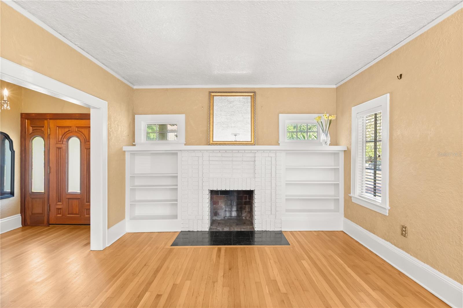 737 SPRINGDALE RD