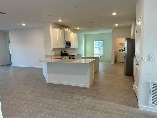 4043 NE 31ST TER