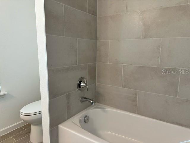 4043 NE 31ST TER