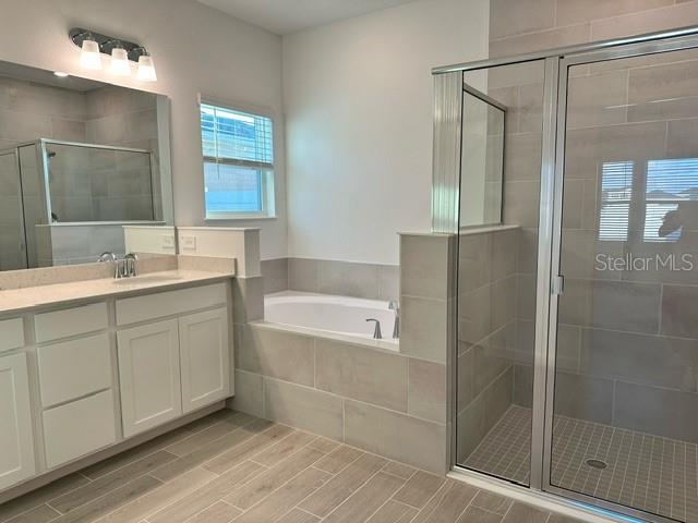 4043 NE 31ST TER