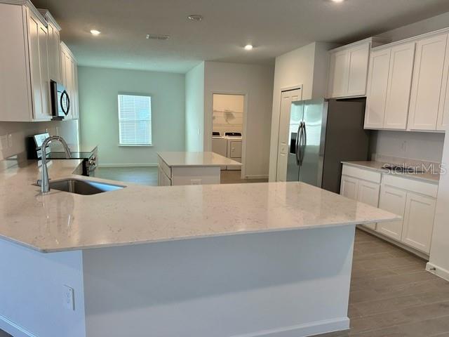 4043 NE 31ST TER