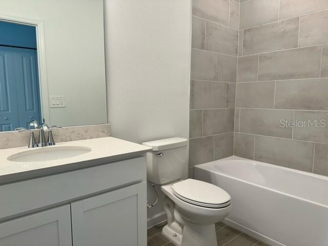4043 NE 31ST TER