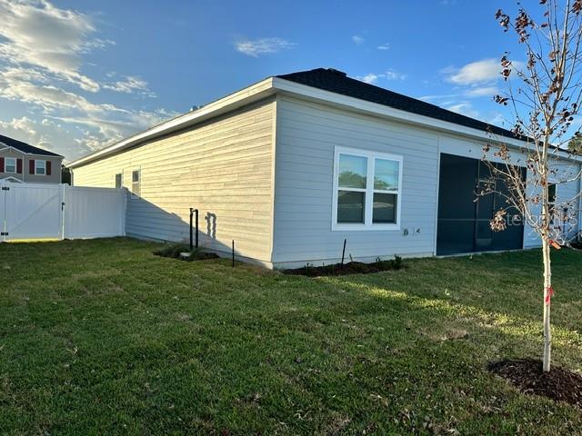4043 NE 31ST TER