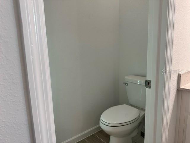 4043 NE 31ST TER