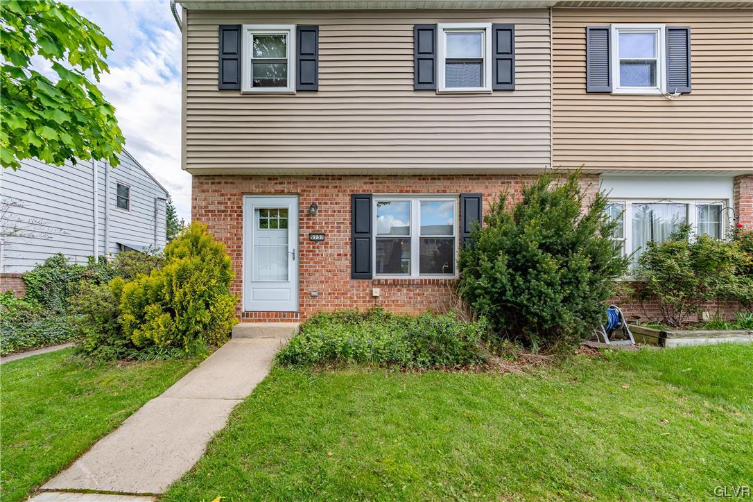 5737 Greens Drive