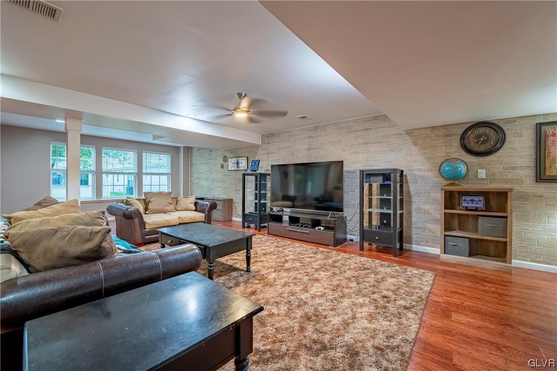 6840 Jewel Lane