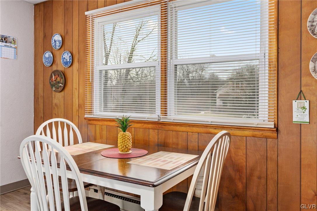 11 Forest Road