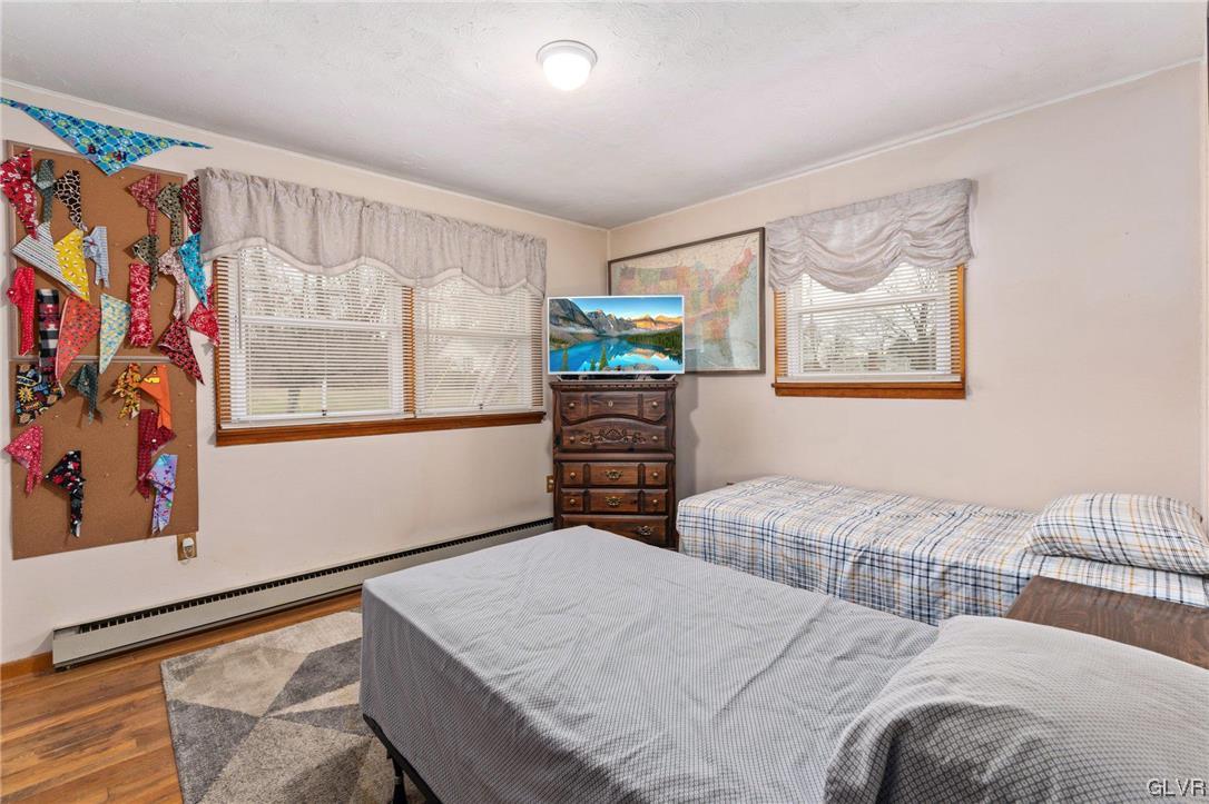11 Forest Road