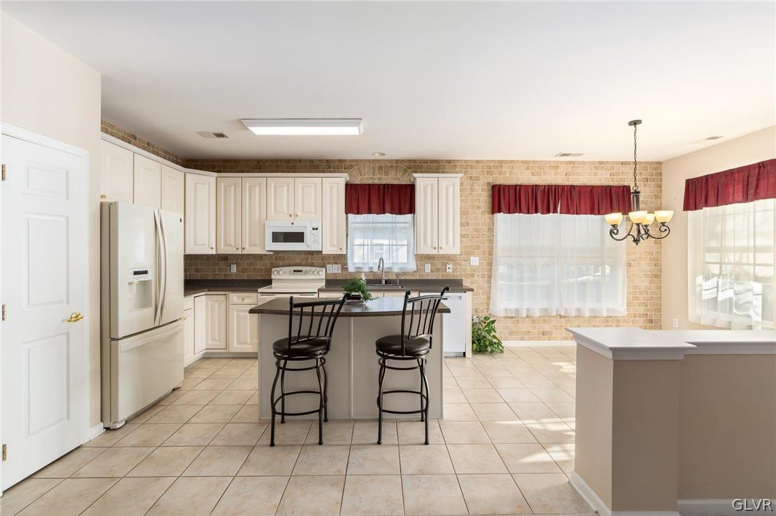 1797 Lakeside Lane