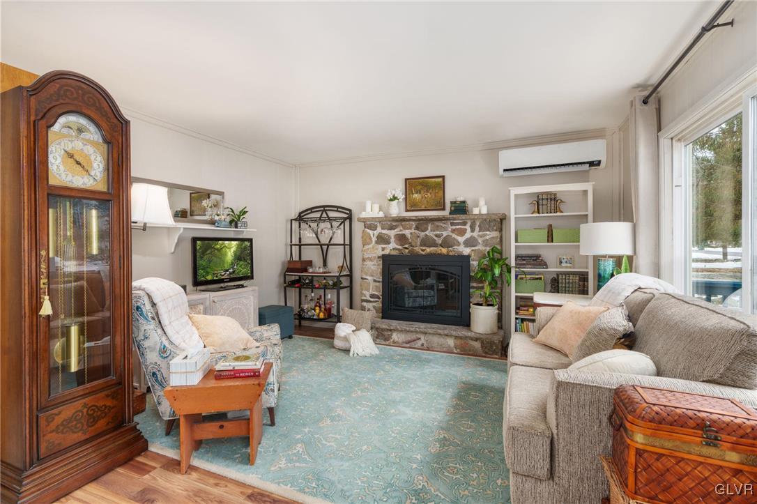 1302 Winding Way