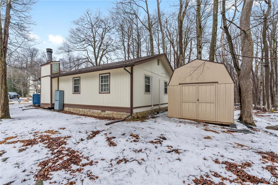 1302 Winding Way