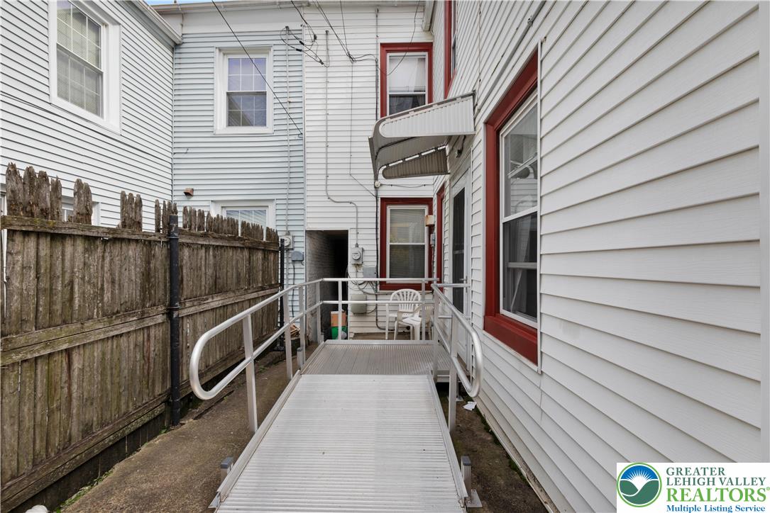 435 West Walnut Street