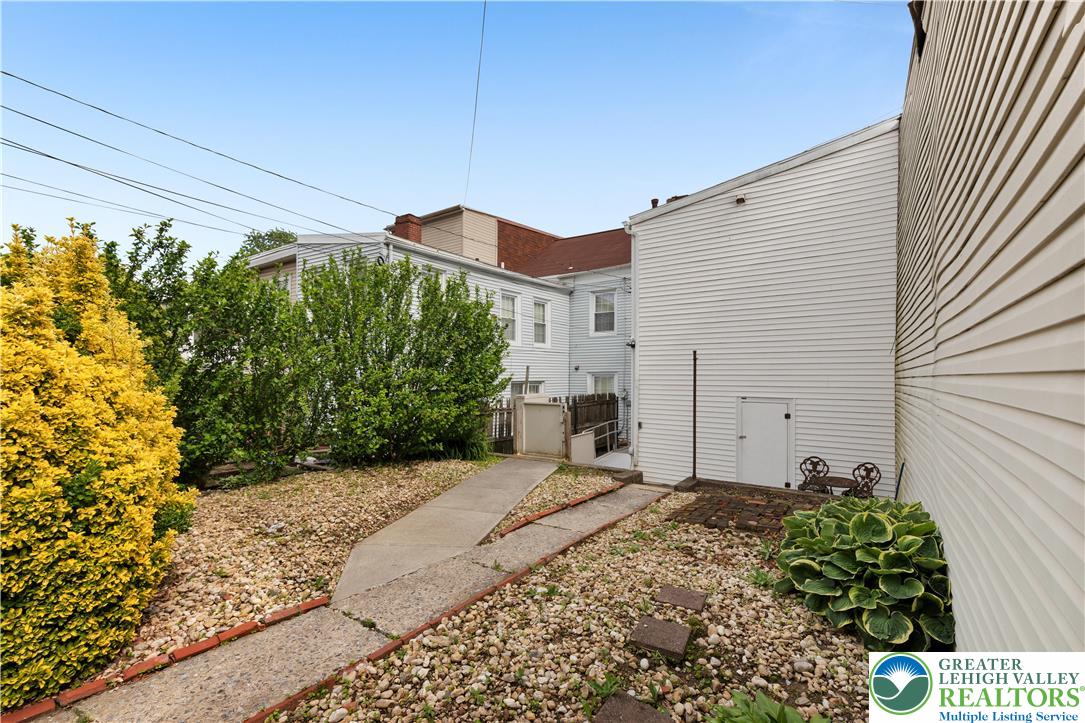 435 West Walnut Street