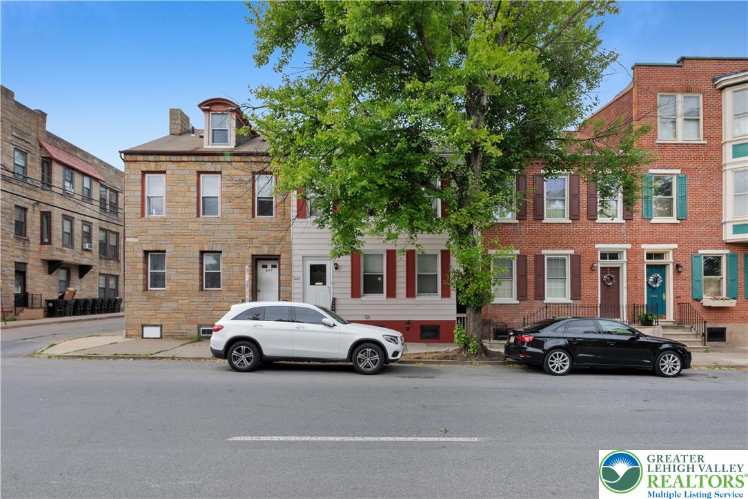 435 West Walnut Street
