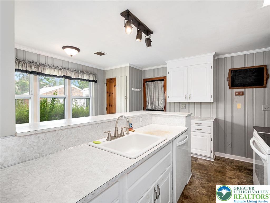 339 East Washington Avenue