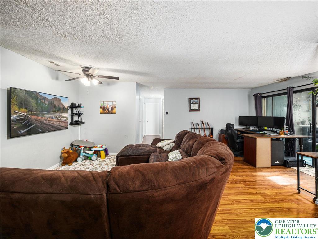 1015 Village Round 106