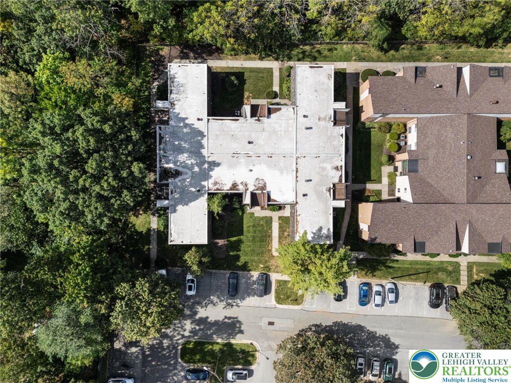 1015 Village Round 106