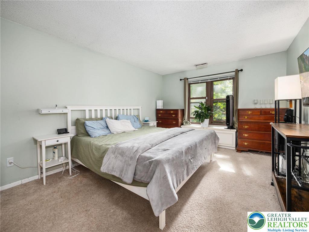 1015 Village Round 106