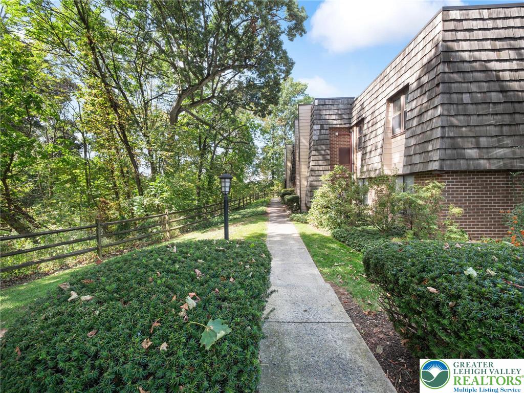 1015 Village Round 106