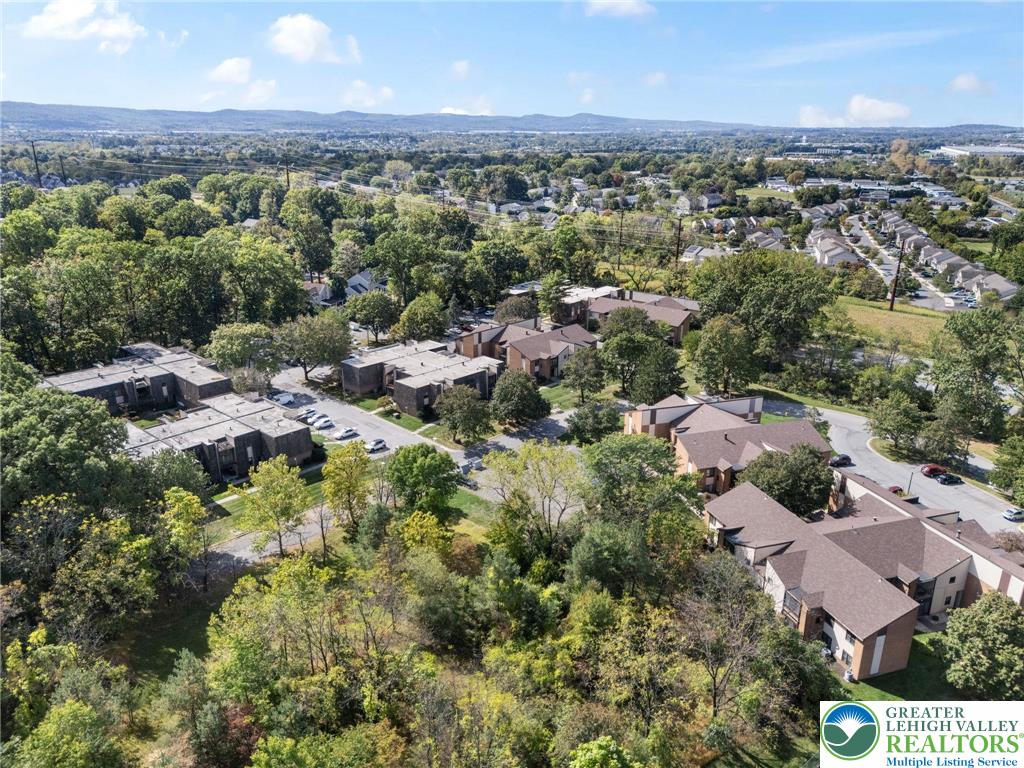 1015 Village Round 106