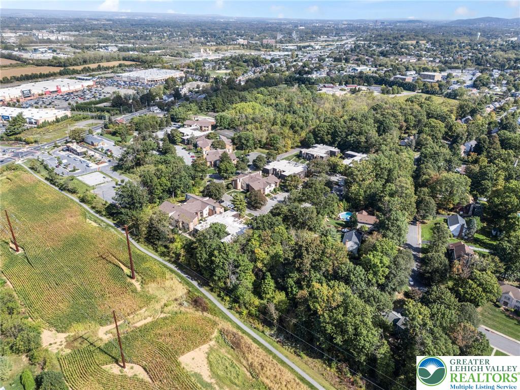 1015 Village Round 106