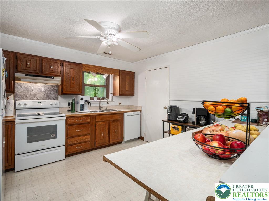 1015 Village Round 106