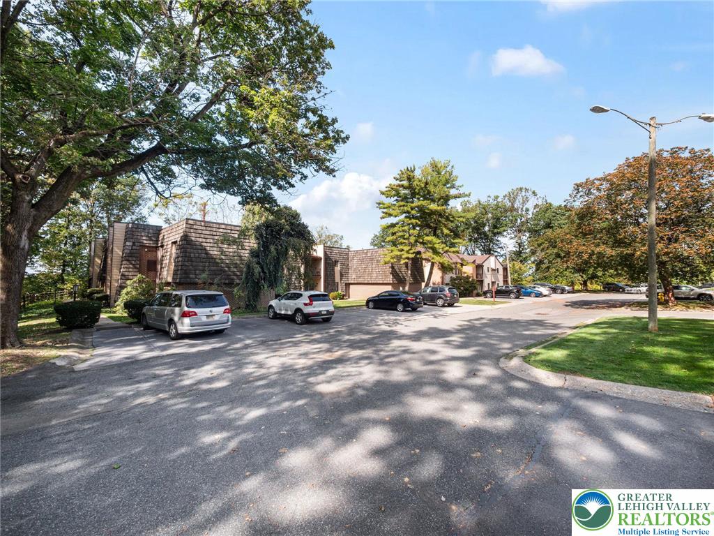 1015 Village Round 106