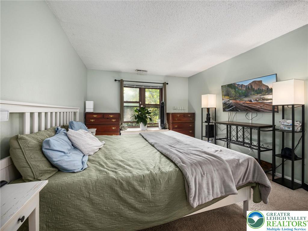 1015 Village Round 106