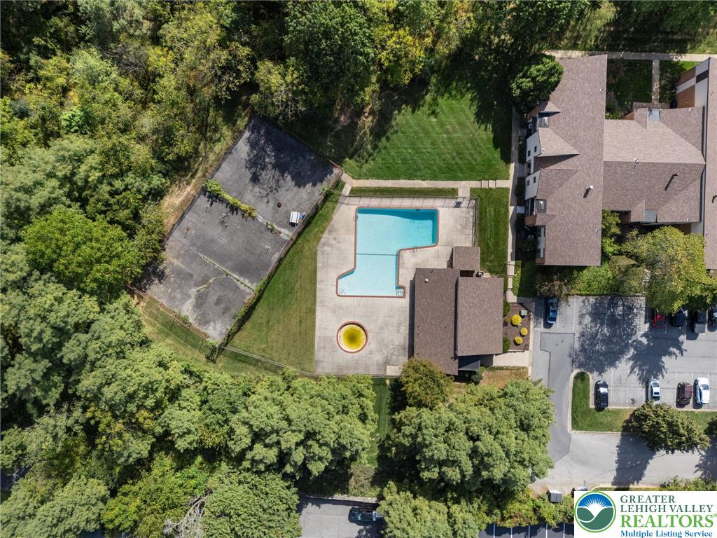 1015 Village Round 106