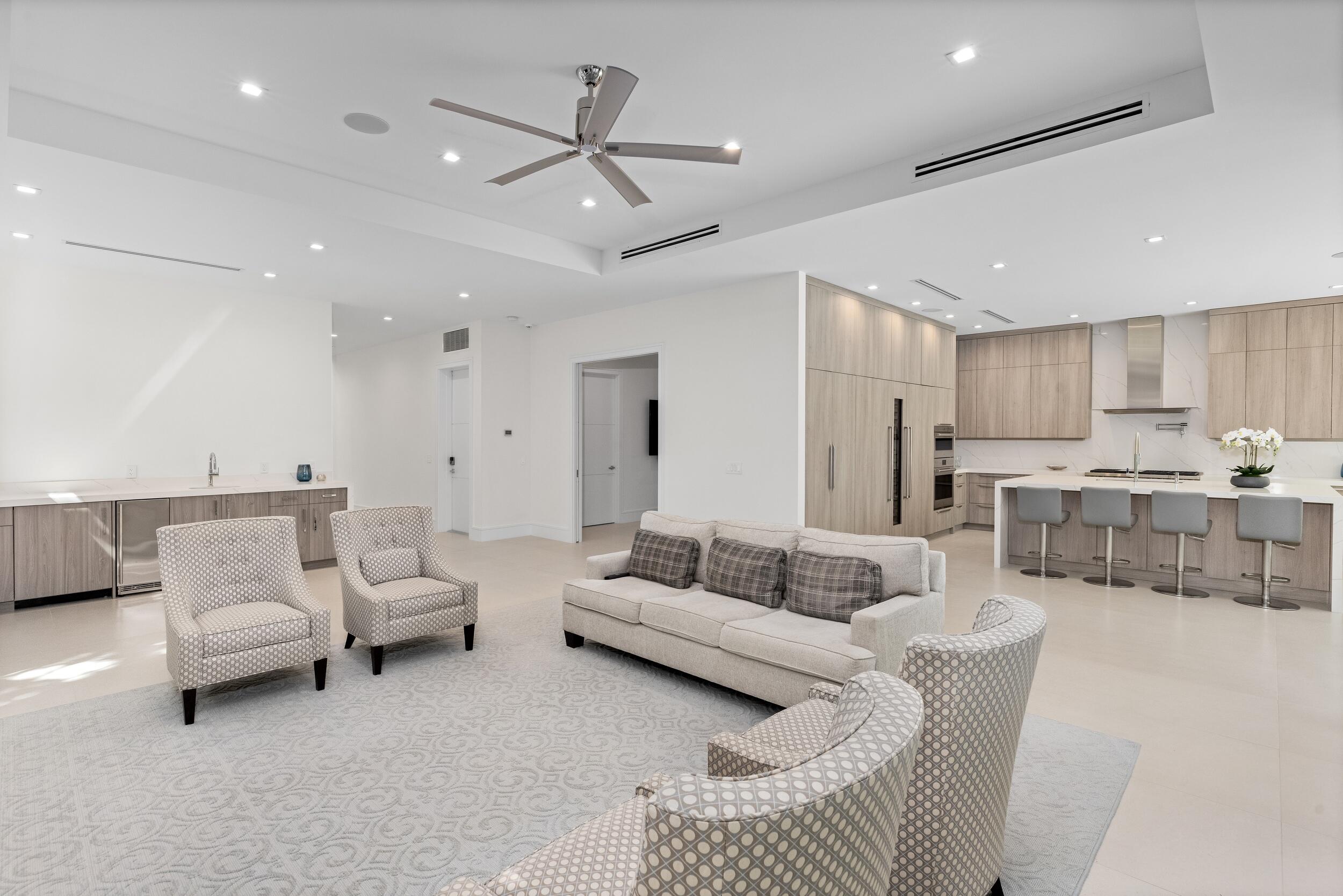 753 Park Drive W